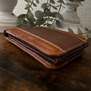 Handmade Classic Brown Leather Bifold Wallet - Men's Accessories